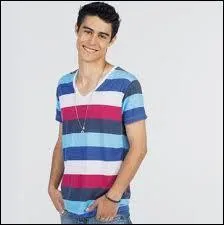 Dans la saison 1. Quel était le premier métier de Tomàs ?