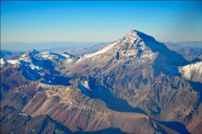 Quel est le plus haut sommet de la Cordillère des Andes ?