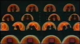 Des questions, des couples, chacun répond de son côté : si les réponses de chaque concordent, c'est gagné. Il s'agit de (attention, regardez bien l'image) :