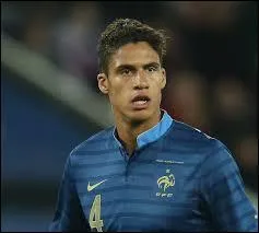 Place maintenant à un défenseur central, Raphaël Varane. Dans quel club professionnel a-t-il débuté après avoir rejoint le Real Madrid ?