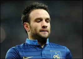 Ah, Mathieu Valbuena. Joueur petit dans sa taille mais très grand par le talent. Combien mesure-t-il ?