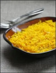 Quelle épice doit-on rajouter à du riz blanc pour obtenir ce riz jaune ?