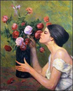 Femme avec bouquet de roses.
