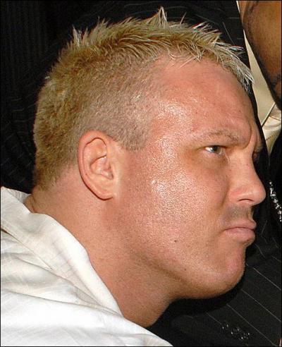 Sous quel nom a t-il d�but� : Mr Kennedy