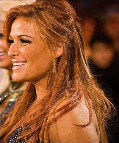 Sous quel nom a t-elle d�but�e : Natalya