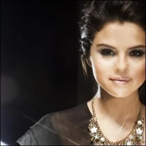 Comment s'appelle sa mère ? (Son nom de jeune fille)