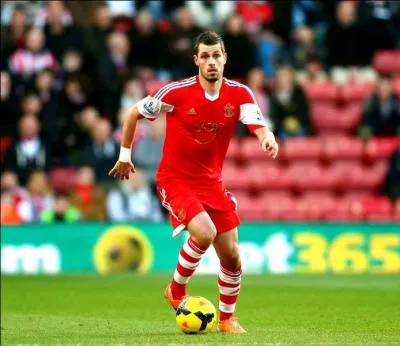 De qui s'agit-il (cliquer sur la croix de l'image, on ne voit pas très bien) ?