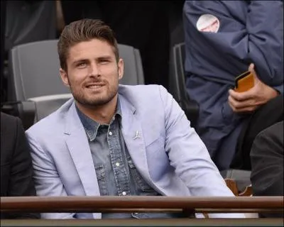 Il joue à Arsenal. De qui s'agit-il ?