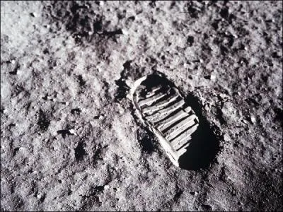 A quelle date a-t-on marché la première fois sur la lune?