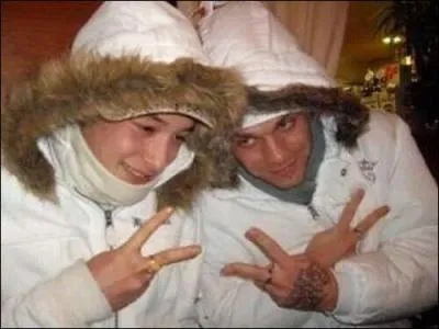 Comment s'appelle son ami avec qui il fait beaucoup de featuring ?