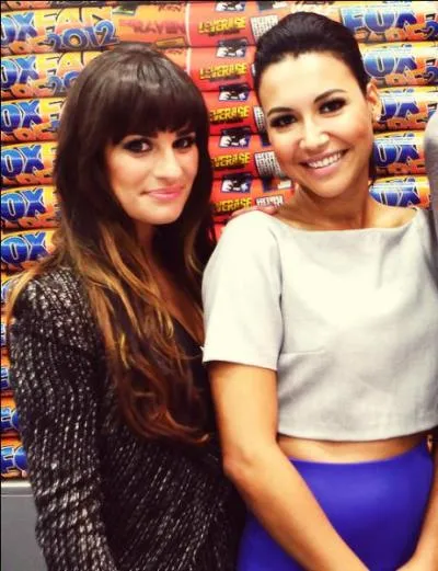 Avec qui Lea est-elle sur cette photo ?