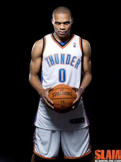 Qui est ce basketteur évoluant au Thunder d'Oklahoma ?