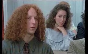 Au début du film, comment Mathieu Schiffman arrive-t-il ?