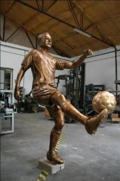 Qui est ce joueur espagnol évoluant au FC Barcelone ?