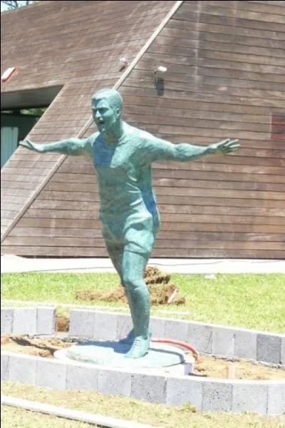 Qui est cet ancien joueur surnommé "l'Aigle des Açores" ?