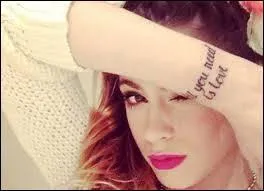 Comment s'appelle sa costumière ?