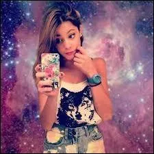 Dans la vraie vie de Violetta, qui est sa meilleure amie ?