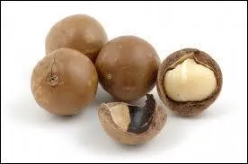 Quels fruits secs sont représentés sur la photo ?