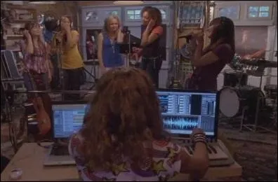 C'est une chanson exclusive qui n'apparaît pas dans le film. Comment se nomme cette chanson ?