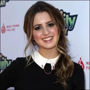 Tandis que la belle Laura Marano a le rôle de :