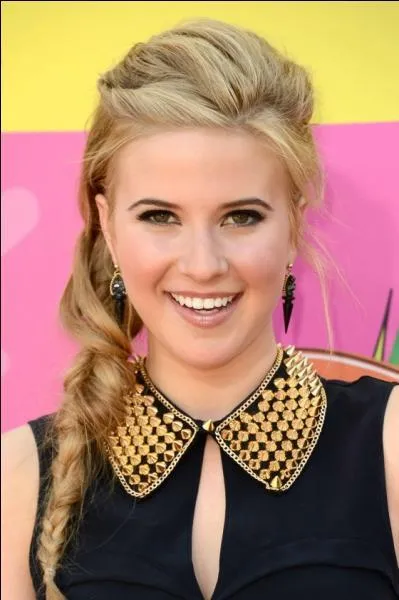 Sans oublier Caroline Sunshine qui interprète :
