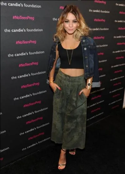 Combien a-t-elle d'abonns sur Tweeter (t 2014) ?