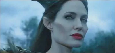 La maîtresse du mal Angelina Jolie dans le film :