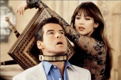 Sophie Marceau la méchante dans le James Bond :