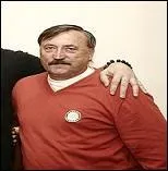 Je suis capable de donner des coups de pieds sans élan, cela trompe l'ennemi, et bien que sorti de son contexte cela peut servir dans tout type de situation.