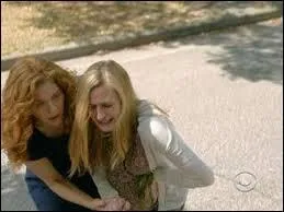 Qui va accoucher chez Julia ?