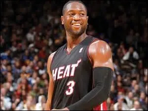 Combien mesure Dwayne Wade ?