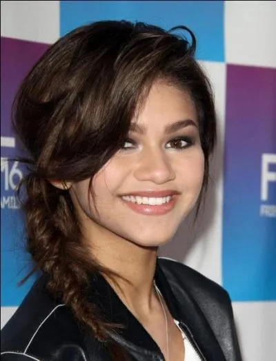 Comment s'appelle sa mère ?