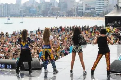 Avec quelle chanson ont-elles débuté ?