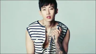 Jay Park, alors qu'il était leader du groupe 2PM, à causé un scandale. Pour ne pas affecter le groupe, il a préféré "démissionner" et retourner aux USA. Ce qui a causé ce scandale est/sont...