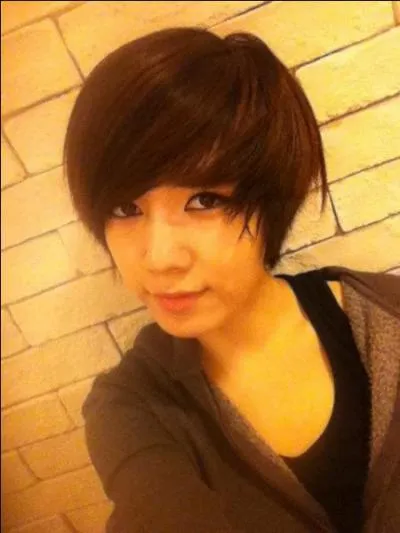 HwaYoung, ancienne membre des T-ARA, a causé une polémique. Après avoir quitté le groupe, les fans des T-ARA ont cherché une explication à son départ. Quels ont été les suppositions que les fans ont émis (Bien qu'aucune n'ait été vérifiée) ?