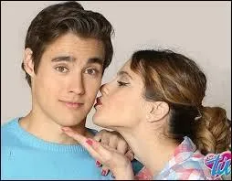 Qui fait équipe avec Tini ?