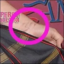 A quel âge Demi Lovato se mutile-t-elle pour la première fois ?