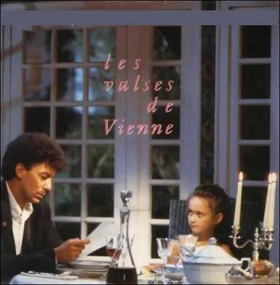 Qui chante 'Les Valses de Vienne' en  1989