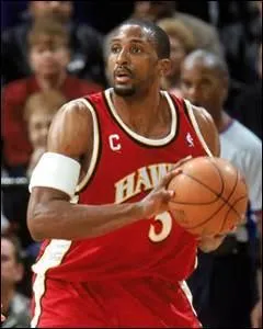 Qui est ce joueur de basket ?