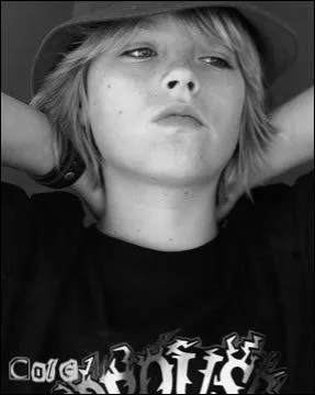 A ton avis, qui est ce superbe beau gosse ?