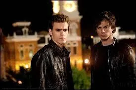 Dans la série "Vampire Diaries", quelle personne est blonde ?