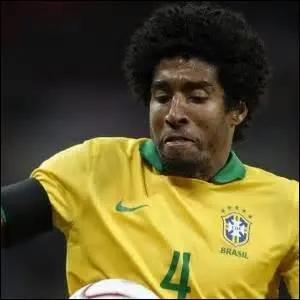 Qui est ce joueur de l'équipe brésilienne ?
