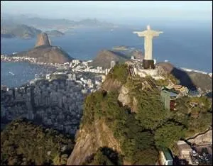 Il est 7h49 à Rio de Janeiro. Cochez ce qui est vrai.
