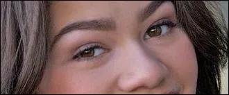 À qui sont ces yeux naturels ?