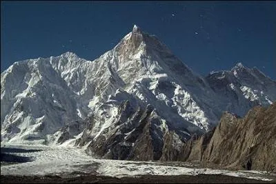 Quel est le sommet le plus dangereux au monde, appelé aussi "La montagne sans pitié" ?