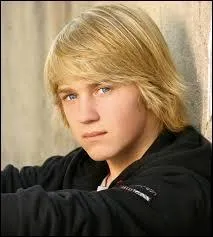 Qui est cet acteur et dans quelle série de Disney Channel a-t-il joué ?