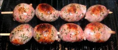 Sur les conseils d'Azuryne, Aggie nous les rapporte de Savoie, que sont ces petites saucisses qu'elle a présentées sur des pics ?