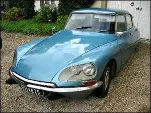 Quelle est la voiture sur l'image ci-contre ?