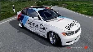 Quelle est cette voiture de compétition ?