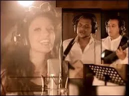 Quelle association a-t-elle aidée en chantant 'Des ricochets' ?